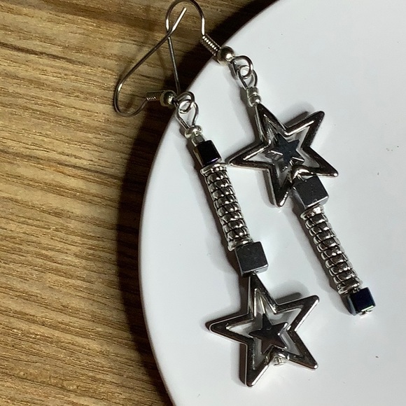 Inverted Stellar Earrings. - Picture 1 of 3